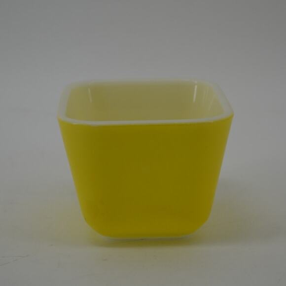 Vintage PYREX Refrigerator Dish Yellow 501 B Fridgie Cottage - Picture 5 of 8